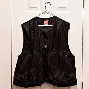 NWT Nike Tech Men's Woven Vest Size Small Black